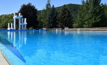 FOTO: Na kúpalisku v Rožňave sa nielen osviežite, ale si aj zašportujete