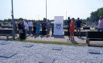 FOTO: V Trebišove sprístupnili nový urnový háj a lapidárium