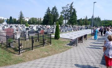 FOTO: V Trebišove sprístupnili nový urnový háj a lapidárium