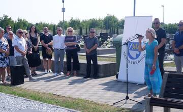 FOTO: V Trebišove sprístupnili nový urnový háj a lapidárium