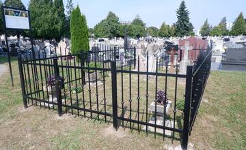 FOTO: V Trebišove sprístupnili nový urnový háj a lapidárium