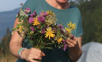 FOTO: Už šiesty rok dobrovoľníci kosili Kopanecké lúky