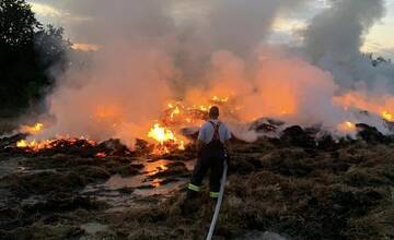 FOTO: Požiar poľa Čerhov