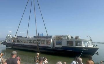 FOTO: Výletná loď Labe sa dostala do cieľa. Prebádajte na jej palube Zemplínsku Šíravu