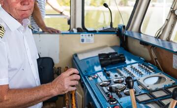 FOTO: Výletná loď Labe absolvovala prvú plavbu na Zemplínskej Šírave