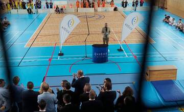 FOTO: Nová športová hala v Ťahanovciach teší mladých športovcov