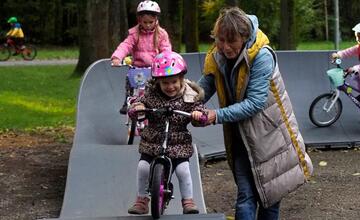 FOTO: Takto vyzerá novy pumptrack na Aničke. Trúfnete si?