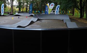 FOTO: Takto vyzerá novy pumptrack na Aničke. Trúfnete si?