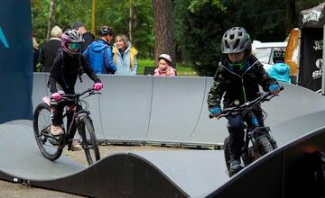 FOTO: Takto vyzerá novy pumptrack na Aničke. Trúfnete si?