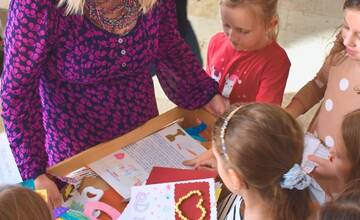 FOTO: Listy od detí z rôznych kútov Slovenska potešili košických seniorov