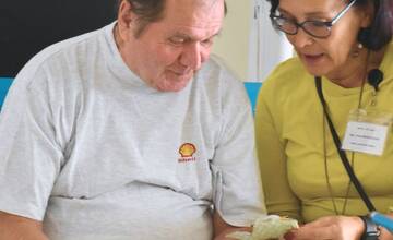 FOTO: Listy od detí z rôznych kútov Slovenska potešili košických seniorov