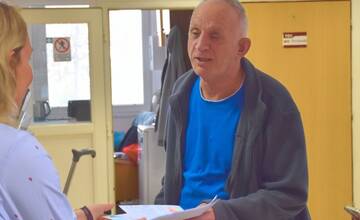 FOTO: Listy od detí z rôznych kútov Slovenska potešili košických seniorov