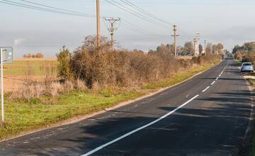 FOTO: Oprava cesty vedúcej cez obec Sokoľany