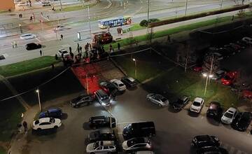 FOTO: Evakuácia ľudí zo Spoločenského pavilónu kvôli hlásenej bombe