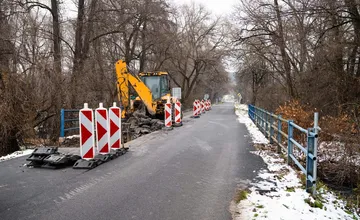 FOTO: Oprava mosta pred obcou Debraď