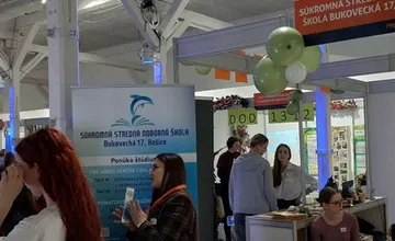 Na veľtrh vzdelávania prichádzajú veľké skupiny záujemcov