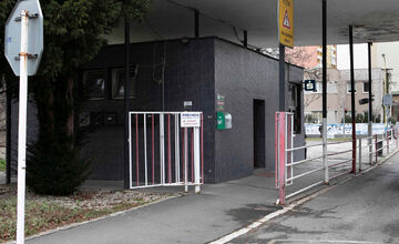 Externé defibrilátory sú už umiestnené v areáloch Univerzitnej nemocnice L. Pasteura v Košiciach 