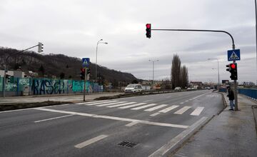 FOTO: Na Južnom nábreží vymenili staré semafory za nové