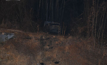 Na Gemeri uhorelo osobné auto do tla