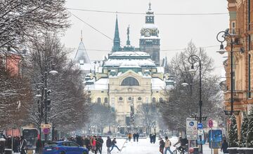 FOTO: Košice sa pod snehovou prikrývkou menia na rozprávku