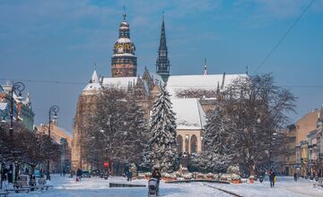 FOTO: Košice sa pod snehovou prikrývkou menia na rozprávku