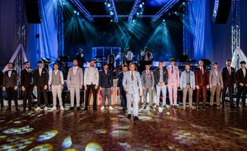 FOTO: Michalovce odštartovali plesovú sezónu luxusne, nechýbala módna prehliadka a prišiel aj Robo Opatovský