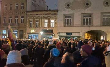 FOTO: Košičania vyšli do ulíc – Vyjadrujú nespokojnosť s vládou