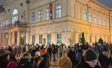 FOTO: Košičania vyšli do ulíc – Vyjadrujú nespokojnosť s vládou