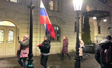 FOTO: Košičania vyšli do ulíc – Vyjadrujú nespokojnosť s vládou