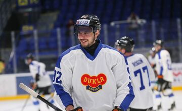 FOTO: Oceliari nastúpili na ľad v retro dresoch, šťastie im však nepriniesli