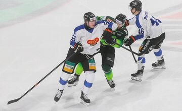 FOTO: Oceliari nastúpili na ľad v retro dresoch, šťastie im však nepriniesli