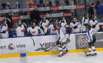 FOTO: Oceliari nastúpili na ľad v retro dresoch, šťastie im však nepriniesli
