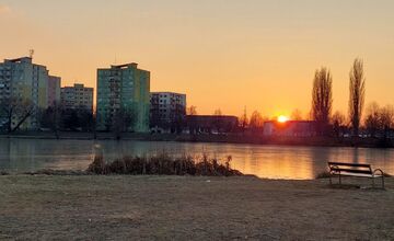 FOTO: Takto vyzerali zimné februárové dni na Jazere, počasie prialo otužilcom aj fanúšikom jari