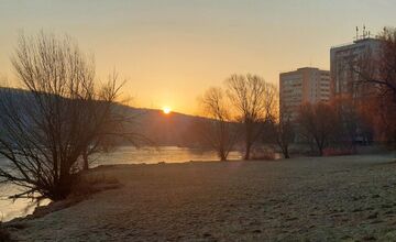 FOTO: Takto vyzerali zimné februárové dni na Jazere, počasie prialo otužilcom aj fanúšikom jari