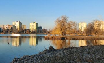 FOTO: Takto vyzerali zimné februárové dni na Jazere, počasie prialo otužilcom aj fanúšikom jari