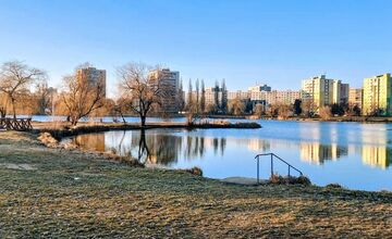 FOTO: Takto vyzerali zimné februárové dni na Jazere, počasie prialo otužilcom aj fanúšikom jari