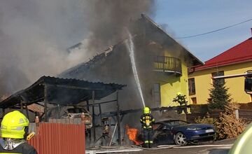 FOTO: Požiar rodinného domu v Margecanoch