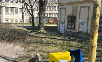 FOTO: Vandali v noci z piatka na sobotu vyčíňali v košickej mestskej časti Juh