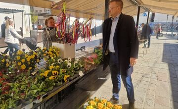 FOTO: Dominikánske námestie ožilo farbami, predajcovia vás vybavia na Veľkú noc