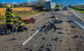 Pondelkové ráno prinieslo vážnu dopravnú nehodu v Rožňave