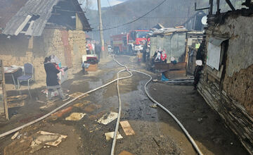 Rodina z obce Kobeliarovo prišla v priebehu niekoľkých minút o strechu nad hlavou