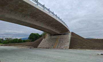 FOTO: Nové mosty nad budúcou R2 v okolí Košíc