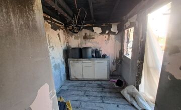 FOTO: Požiar v obci Sokoľ pripravil o domov dve rodiny