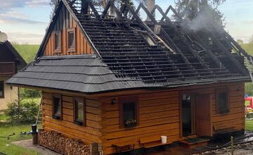 FOTO: Požiar chaty v stredisku Košiarny briežok