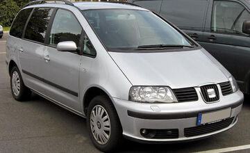 Zlodeji za sebou zanechali poškodenú aj špinavú dodávku 