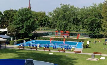 FOTO: Letné kúpalisko v Trebišove