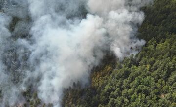 FOTO: V Richnave začal horieť les, na miesto smerovali desiatky hasičov