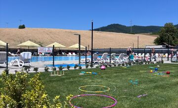 FOTO: Kúpalisko vo Vlachove pozýva návštevníkov na príjemné schladenie