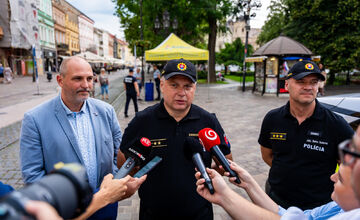 FOTO: Cyklistov aj kolobežkárov prekvapila meracia akcia priamo v historickom centre Košíc