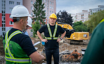 Práce na revitalizácii fontány a jej okolia sú v plnom prúde, sídlisko KVP sa už čoskoro môže tešiť na krásne prostredie
